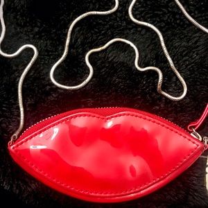 Lips shaped mini purse (Brand New)